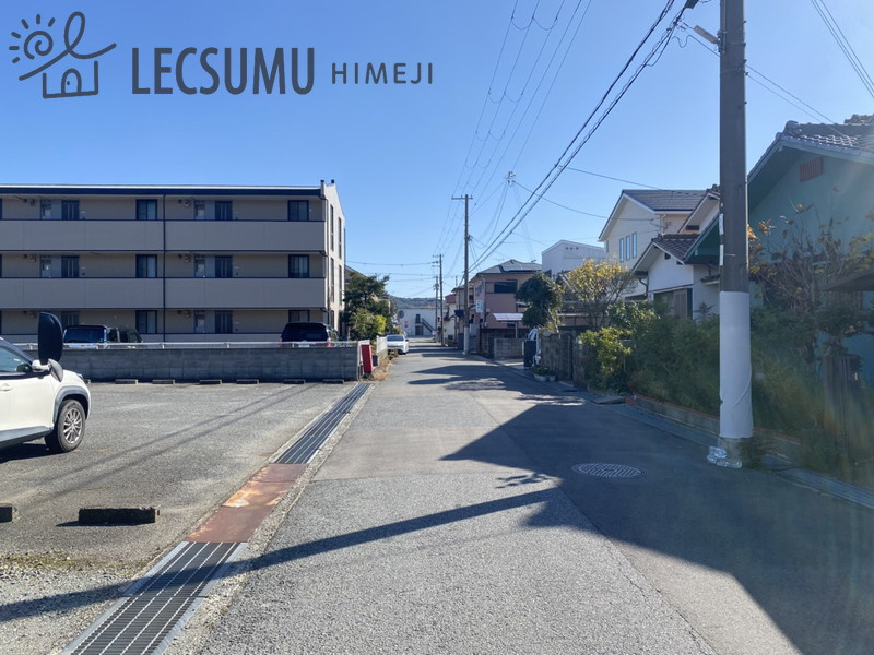 姫路市白浜町寺家2丁目／売土地の前面道路含む現地写真