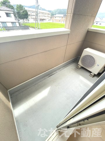 【バルコニー】 | 外からの目が気にならないバルコニーで洗濯物が干せます