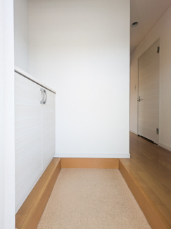 【玄関】 | シャイニングハウス石岡