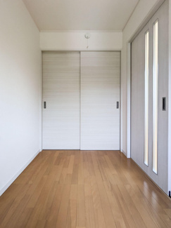 【洋室】 | シャイニングハウス石岡