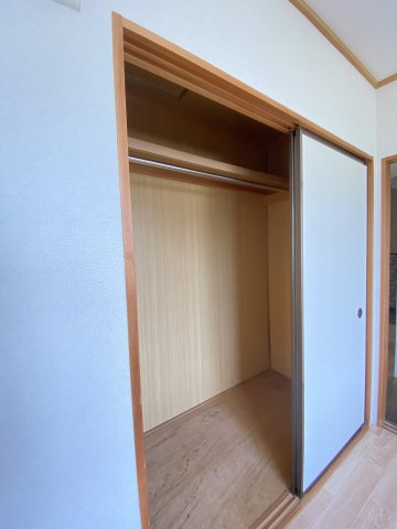 サンビレッジの収納|北洋室クローゼット