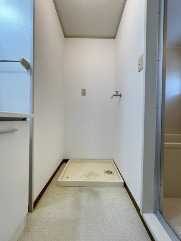 サンビレッジの洗面所|洗濯機置き場