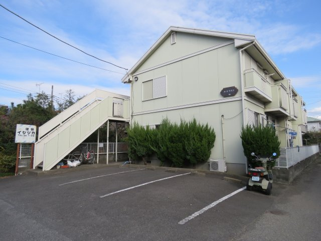 カーササカエの駐車場
