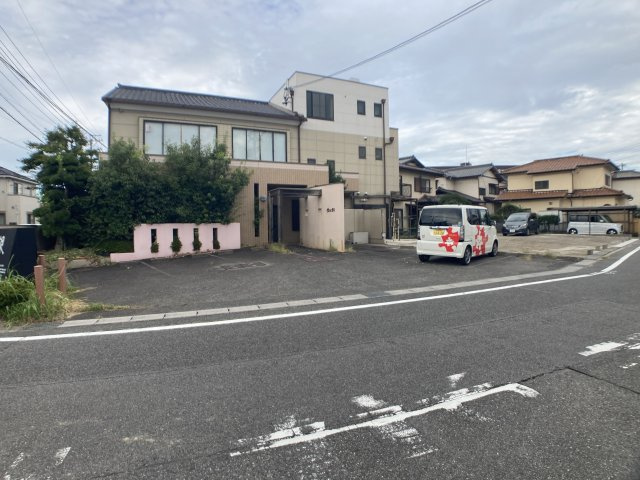 乙川町店舗の駐車場