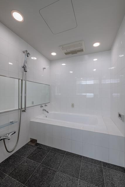 新宿区市谷砂土原町３丁目の賃貸マンションの浴室