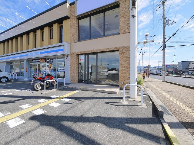 三条大路2丁目店舗事務所の駐車場