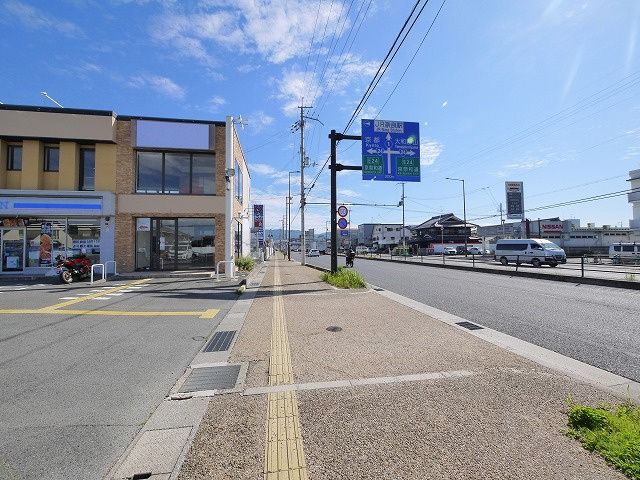 三条大路2丁目店舗事務所の駐車場