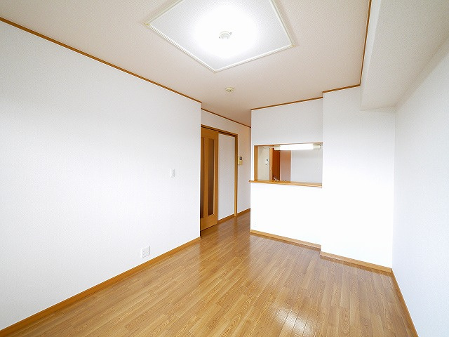 ル．シエル　ドゥの居間・リビング|こちらのリビングで趣味の時間をお楽しみください