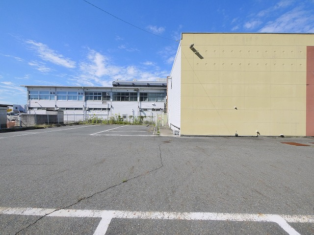 吉田店舗の駐車場