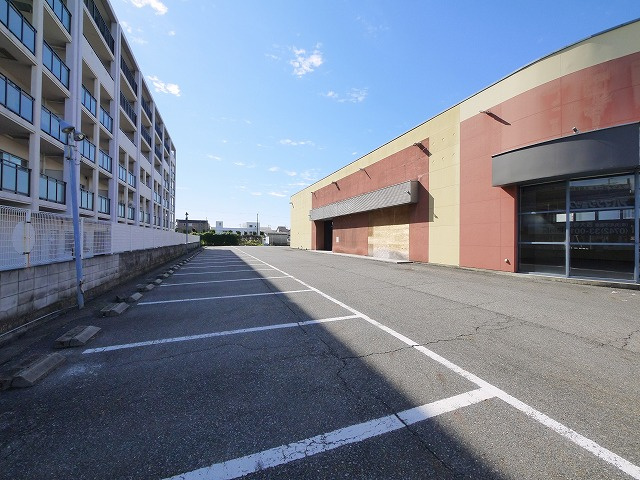 吉田店舗の駐車場