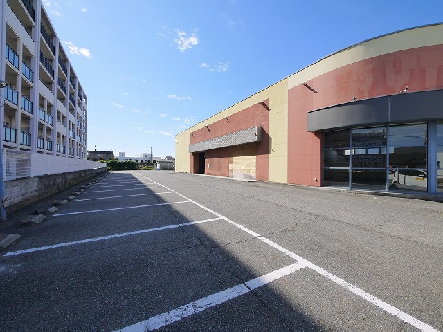 吉田店舗の駐車場