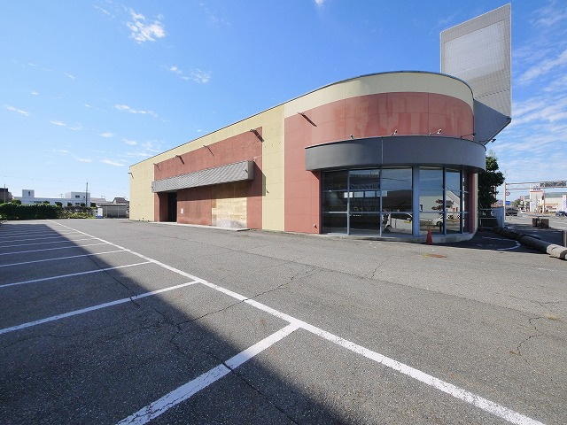 吉田店舗の駐車場