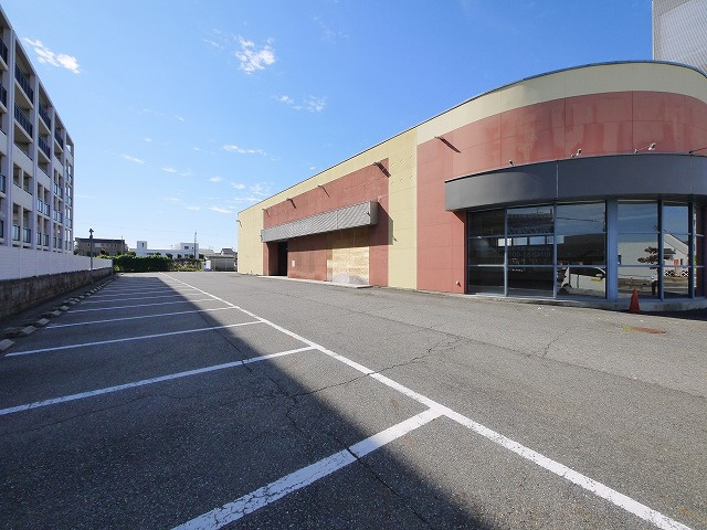 吉田店舗の駐車場