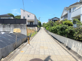 【外観】 | 現地外観(北側遊歩道)
歩行者専用の為、車両の通行はありません