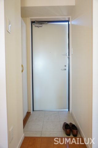 熊本市中央区船場町３丁目の賃貸マンションの玄関