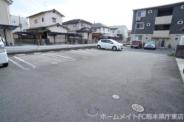 熊本市東区桜木３丁目のアパートの駐車場