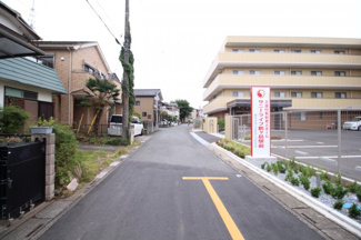 【前面道路含む現地写真】