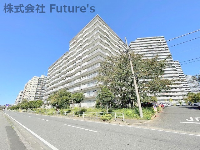 パークフィールドみさとテラ・ウエスト四街区3号館　中古マンションの外観|JR武蔵野線「新三郷」駅・徒歩16分！リノベーション済みの中古マンションになります。