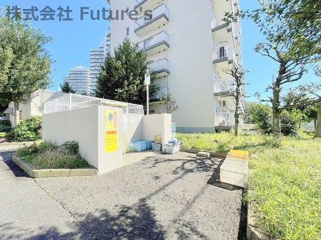 パークフィールドみさとテラ・ウエスト四街区3号館　中古マンションのその他共用部分|ゴミ置き場の写真になります。