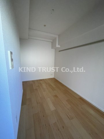 プレサンス天満ステーションフロントの内装|明るい室内です