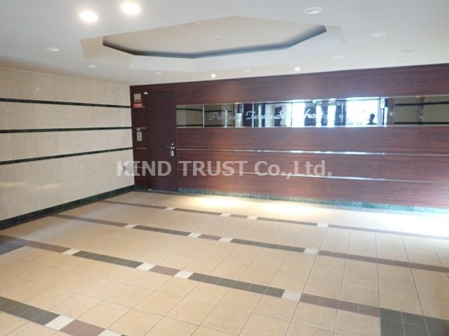 プレサンス天満ステーションフロントのロビー|建物の内部です