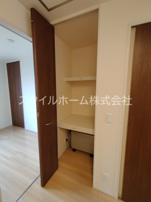 【収納】 | コンフォール西小鷹野 | 別部屋写真です。