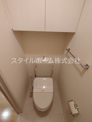 【トイレ】 | コンフォール西小鷹野 | 別部屋写真です。