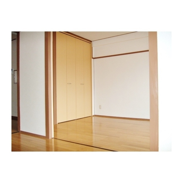 今嶺ビルの居間・リビング|洋室6帖