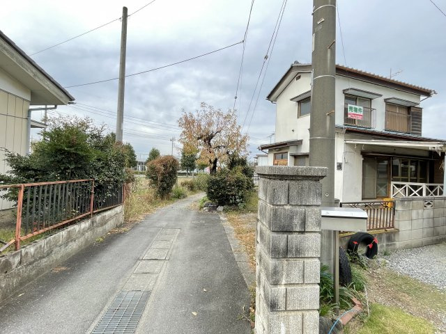 藤岡市下大塚　土地の前面道路含む現地写真