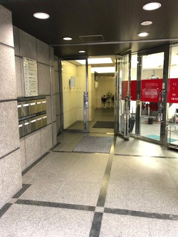 SK美土代町ビルのエントランス