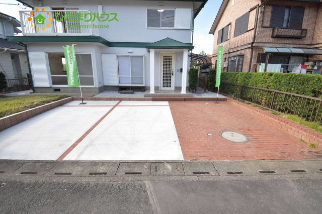 川島町八幡1丁目　中古一戸建ての駐車場