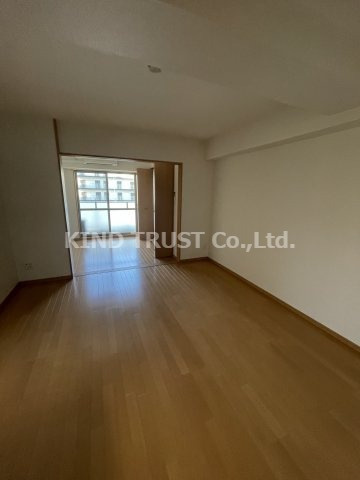 グランエイト中津の居間・リビング|ゆったりとした居間です