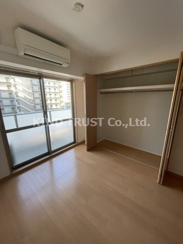 グランエイト中津の居間・リビング|こちらの居間で趣味の時間をお楽しみください