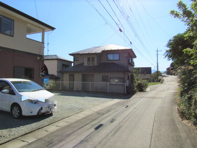 【前面道路含む現地写真】 | 中古戸建　南アルプス市上宮地 | 前面道路含む現地写真です