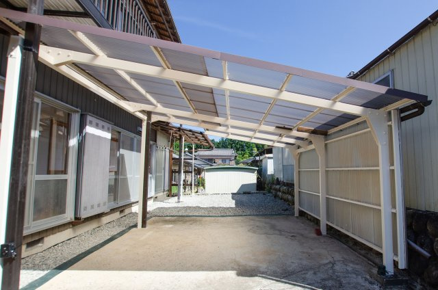 坂下貸家　H邸の駐車場