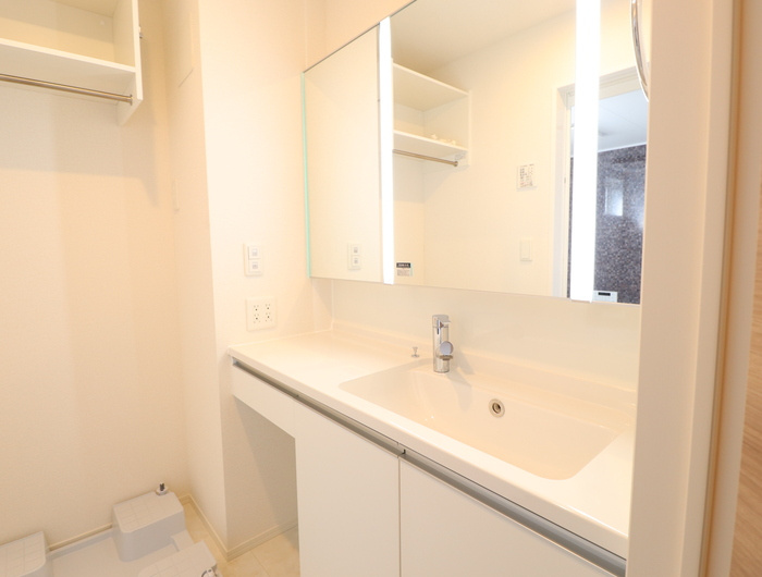 熊本市東区若葉６丁目のアパートの独立洗面台