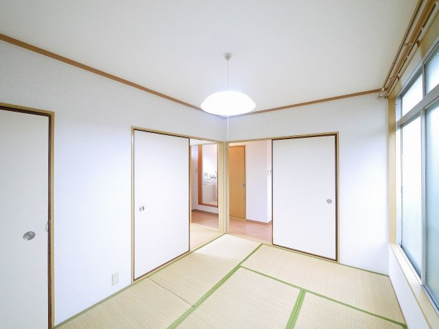 若草荘B棟の寝室|落ち着いて過ごせるお部屋なので、寝室にいかがでしょうか