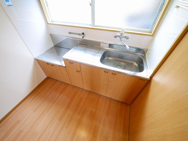 若草荘B棟のキッチン|使いやすいキッチンです