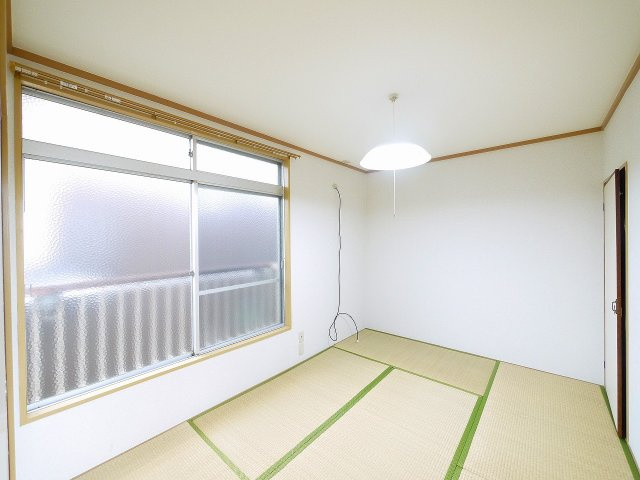 若草荘B棟の寝室|寝室にぴったりのお部屋です