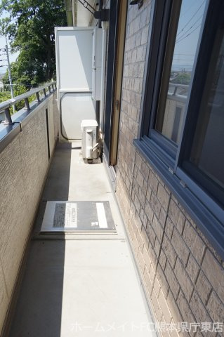 熊本市東区沼山津４丁目のアパートのバルコニー
