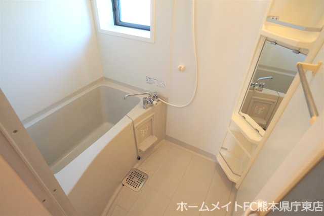 熊本市東区沼山津４丁目のアパートの浴室