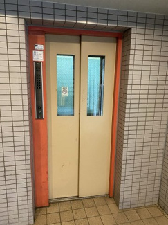【その他共用部分】 | 5階までエレベーターでラクラク上がれます♪疲れた時や荷物の多いときにもエレベーターは嬉しい★