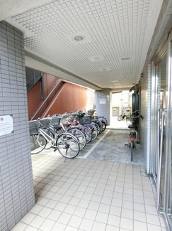 【その他共用部分】 | 敷地内に駐輪場を完備しています！駅まで自転車もおすすめです☆