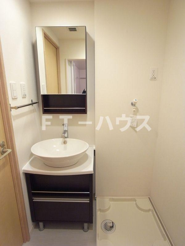 千葉市花見川区花園３丁目のアパートの独立洗面台