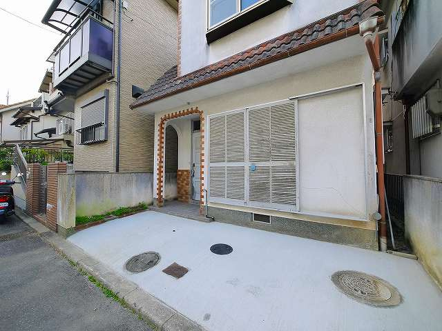 京終テラスの駐車場|駐車場に車を止められます