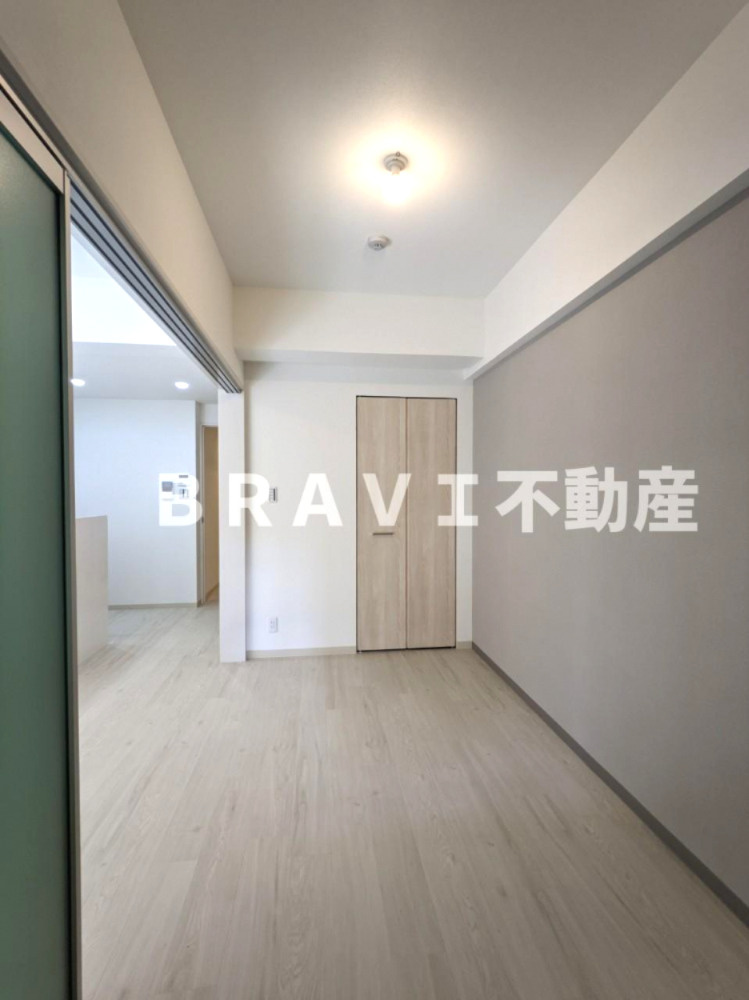 グランデカワノなにわ離宮 BRAVI不動産の洋室|書斎としてもお使いいただけるお部屋