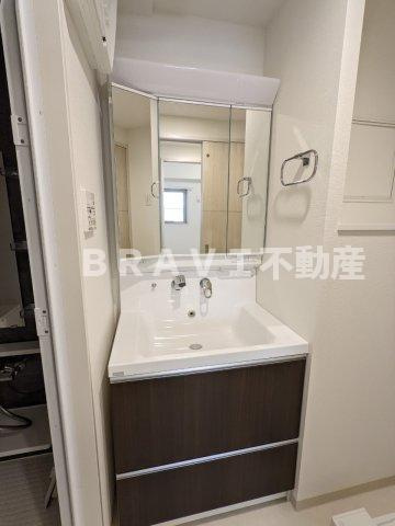 グランデカワノなにわ離宮 BRAVI不動産の独立洗面台|独立洗面台、朝の身支度には欠かせません