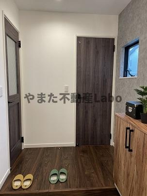 【玄関】 | クローバー安長モデルハウス | ゆったりとした玄関です。