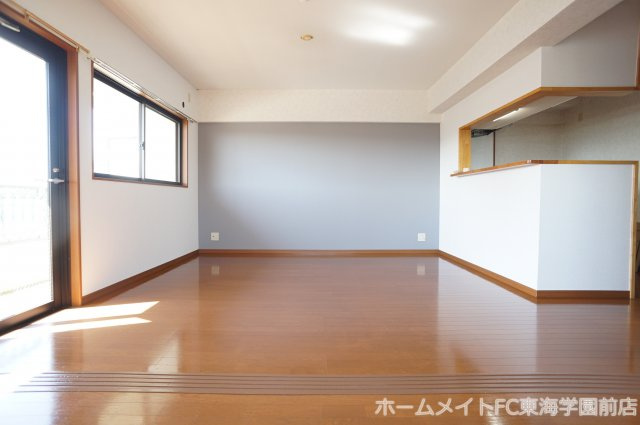 熊本市北区大窪４丁目の賃貸マンションの居間・リビング