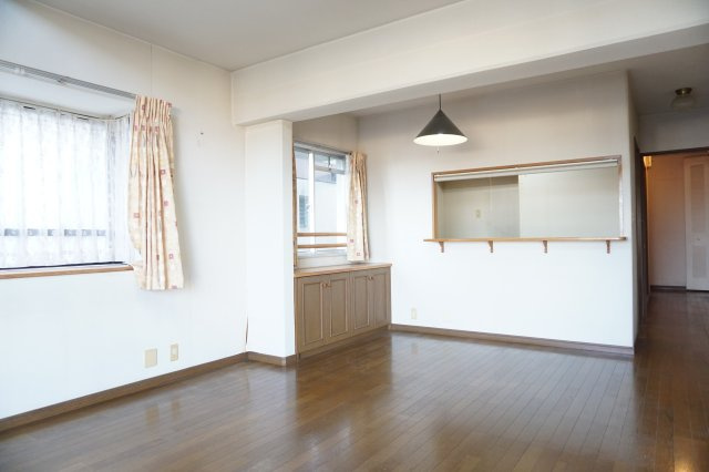 パークヒルズくすのき坂第5号棟の居間・リビング